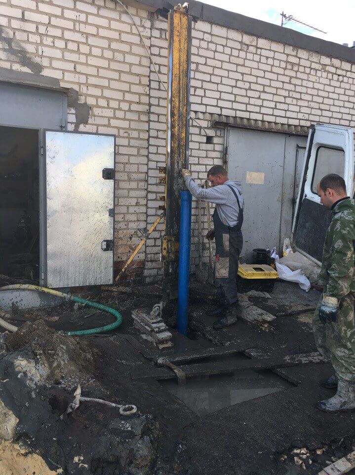 Подключение насосного оборудования в павильоне скважины